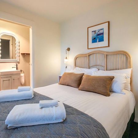 The Penguin Room - Tidelines Of Bicheno Bagian luar foto