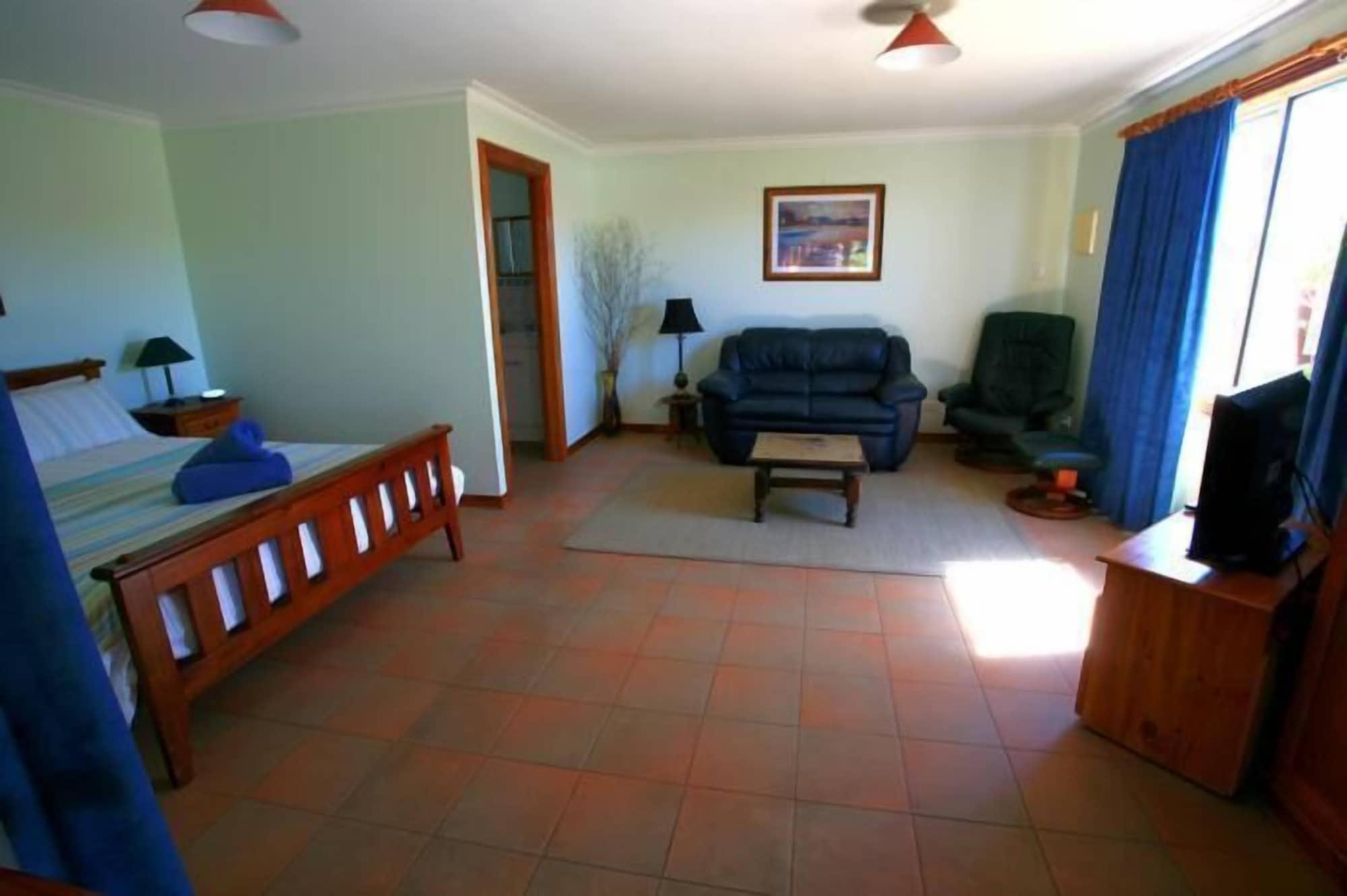 The Penguin Room - Tidelines Of Bicheno Bagian luar foto